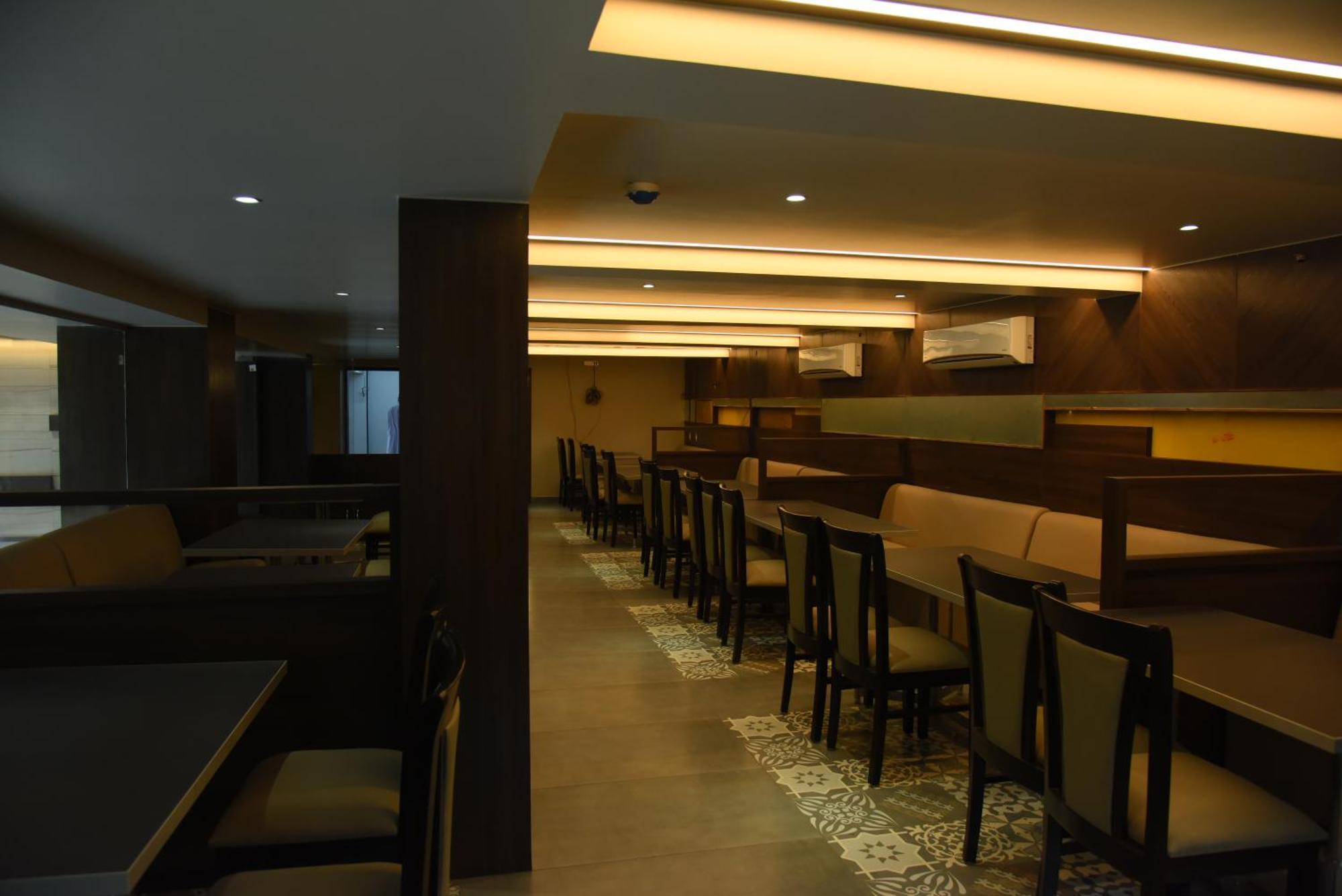 Hotel Shahi Executive Malkapur  Exterior photo